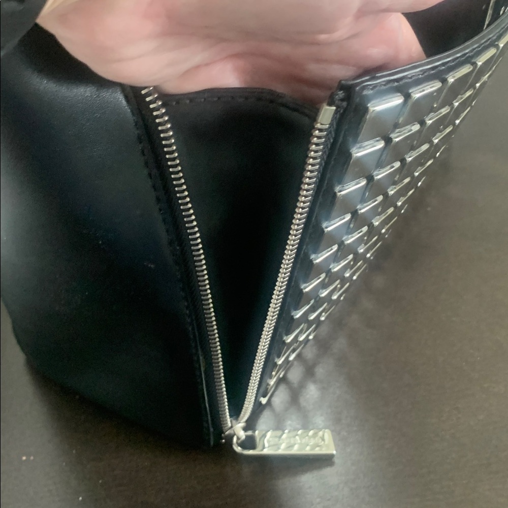 Michael Kors Black Leather and Silver Grid Handbag. - Picture 4 of 15